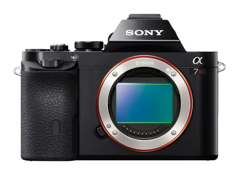 Sony Alfa 7R předek